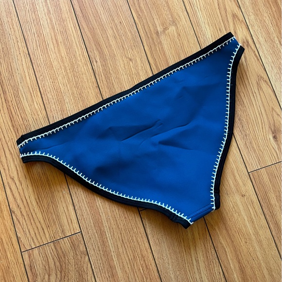 NWOT! / Triangl bikini bottom - Picture 2 of 4